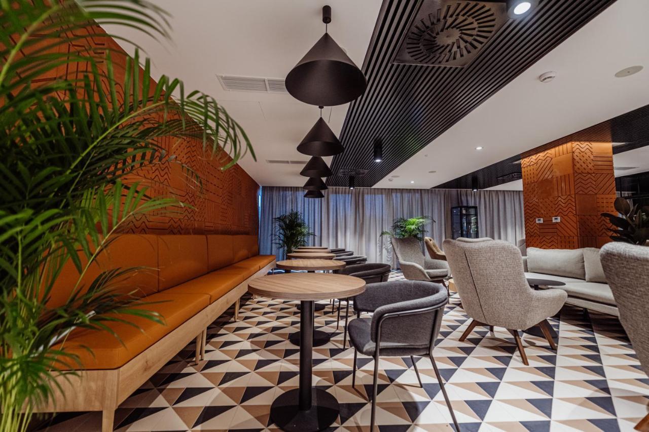 Elements Hotel&Spa Swieradow-Zdroj Bagian luar foto The lounge at the airport
