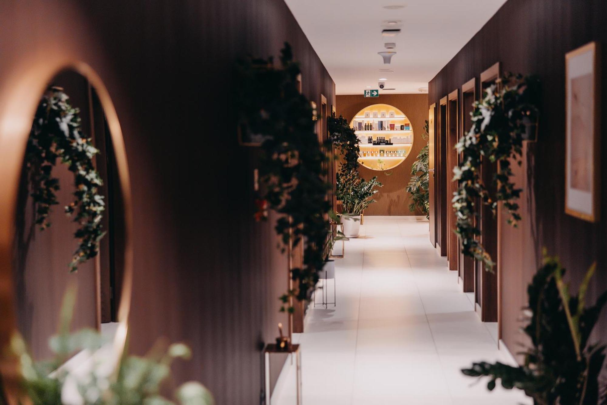 Elements Hotel&Spa Swieradow-Zdroj Bagian luar foto The interior of the clinic