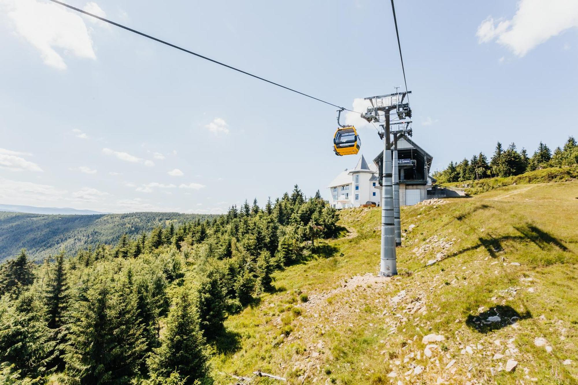 Elements Hotel&Spa Swieradow-Zdroj Bagian luar foto The cable car